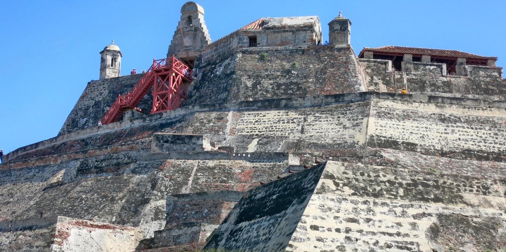 Day 2. Cartagena - City Tour with San Felipe Castle 