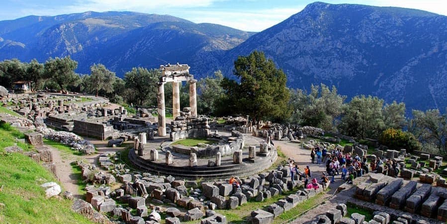 DÍA 03 ATENAS – DELFOS – KALAMBAKA
