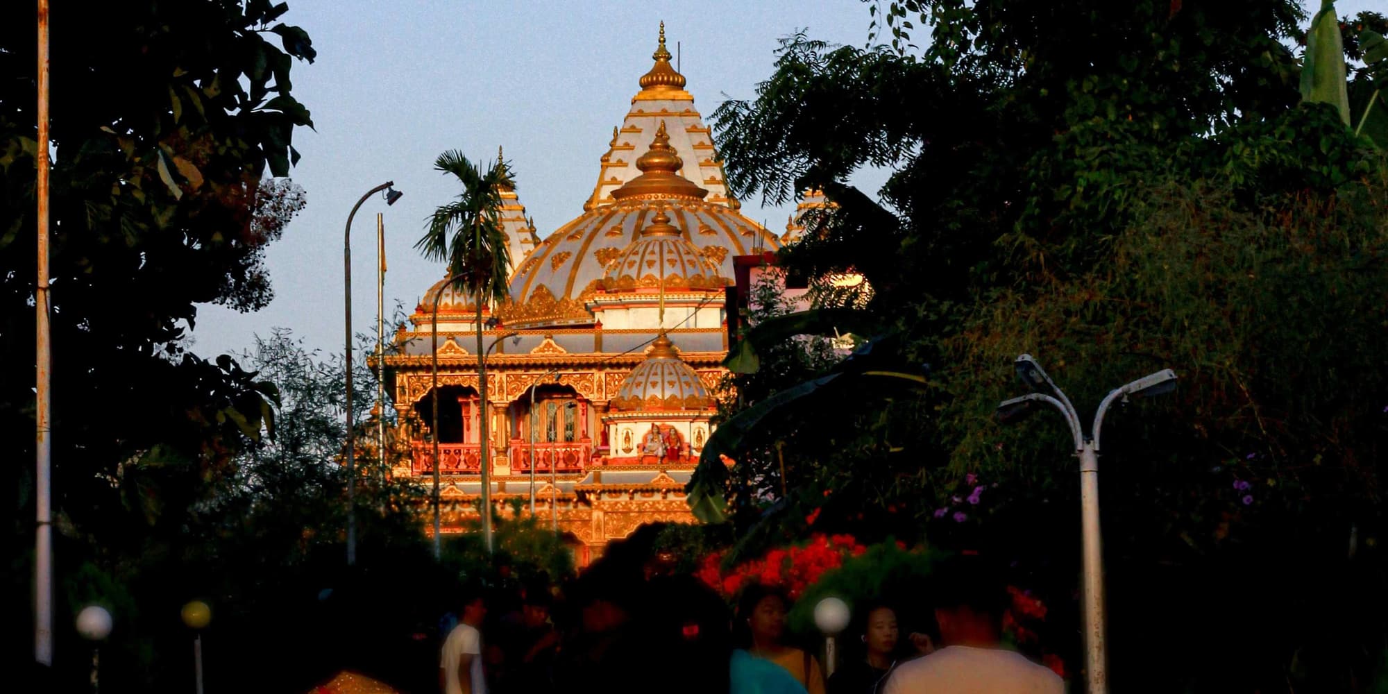 DIA 6: UDAIPUR - LA CIUTAT BLANCA I PADDLE SURF 