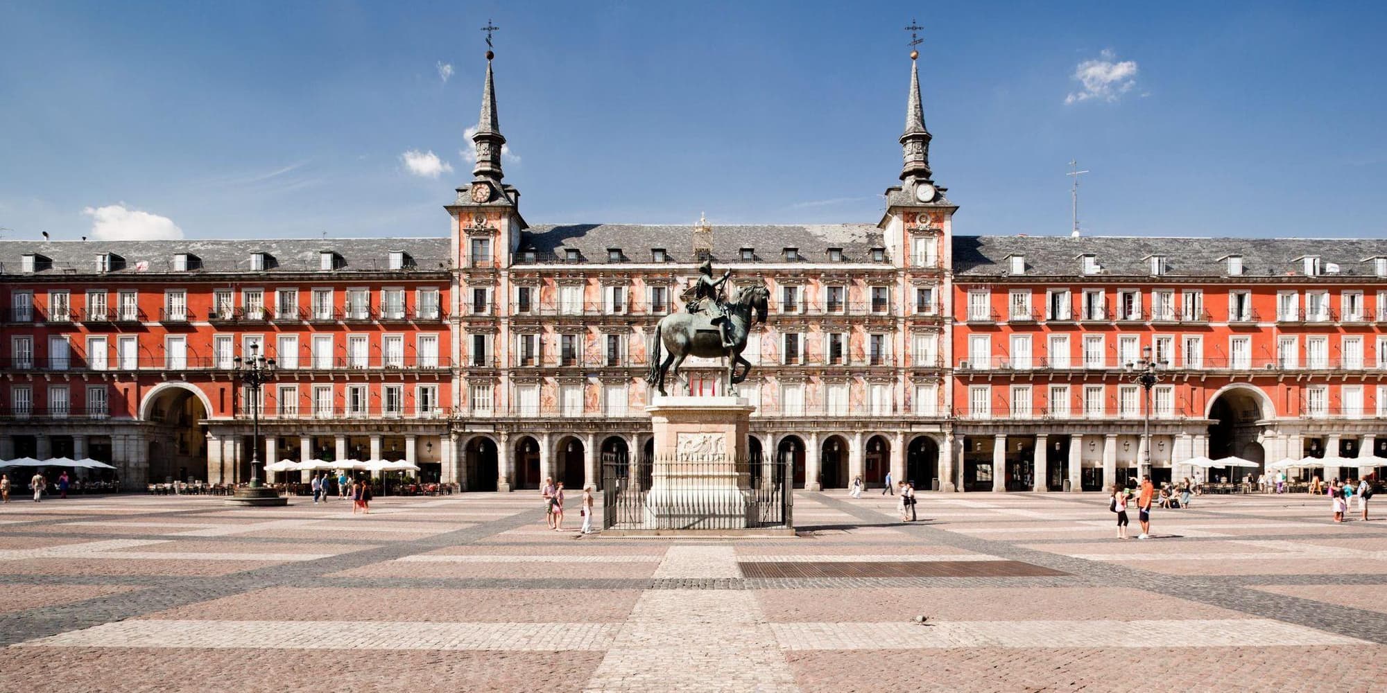 DÍA 18 BARCELONA • ZARAGOZA • MADRID (Martes)