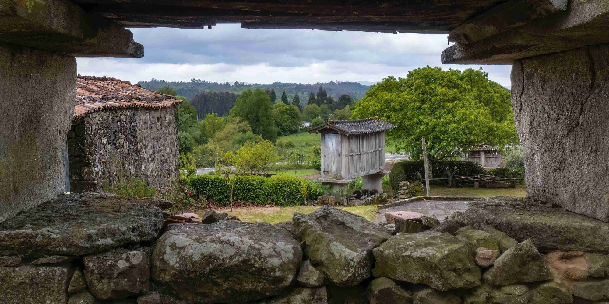 4º GIORNO: – L eón - Astorga - Castrillo Polvazares - Foncebadon - Cruz de Ferro (*) - O'Cebreiro - Lugo
