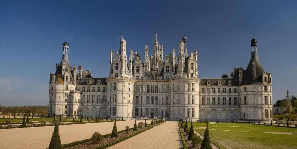 DAY 6 • BORDEAUX - LOIRE VALLEY - ORLEANS