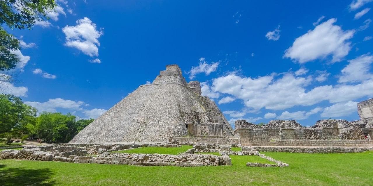 8º Giorno – Campeche / Uxmal / Merida (169 km)