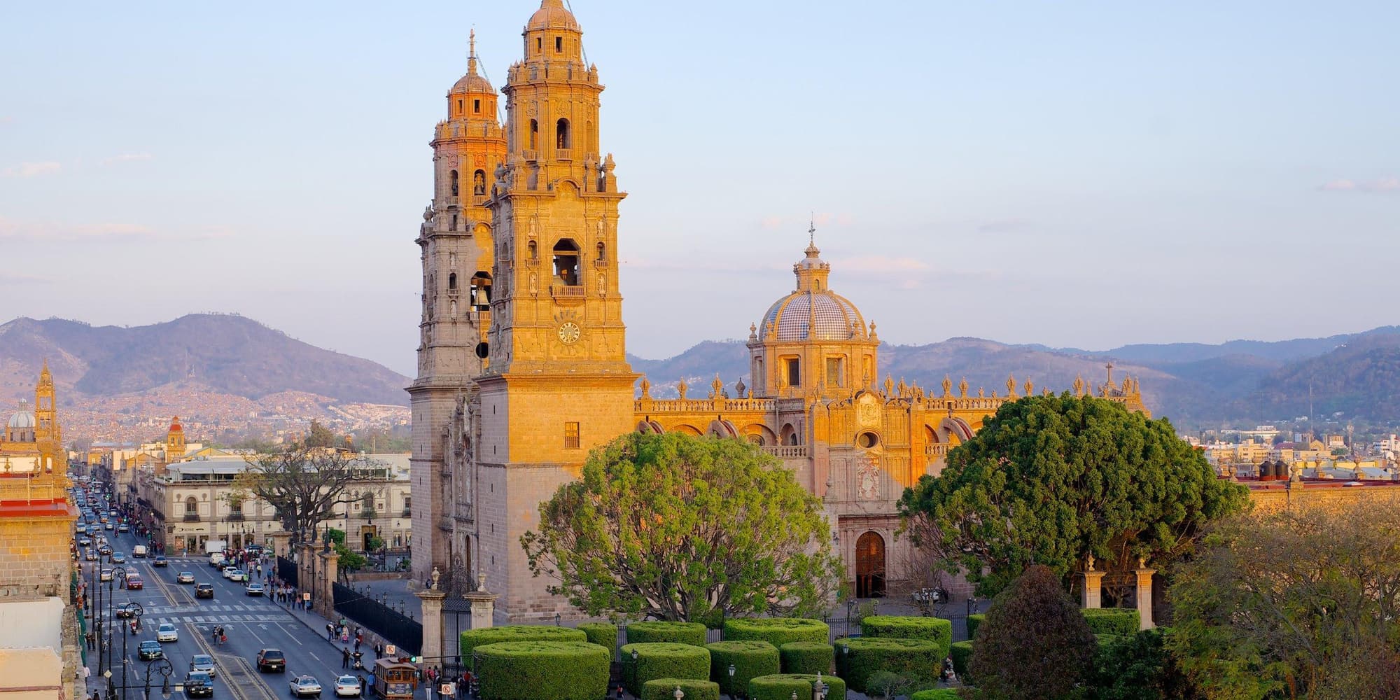 DÍA 8 • GUADALAJARA - PATZCUARO - MORELIA 