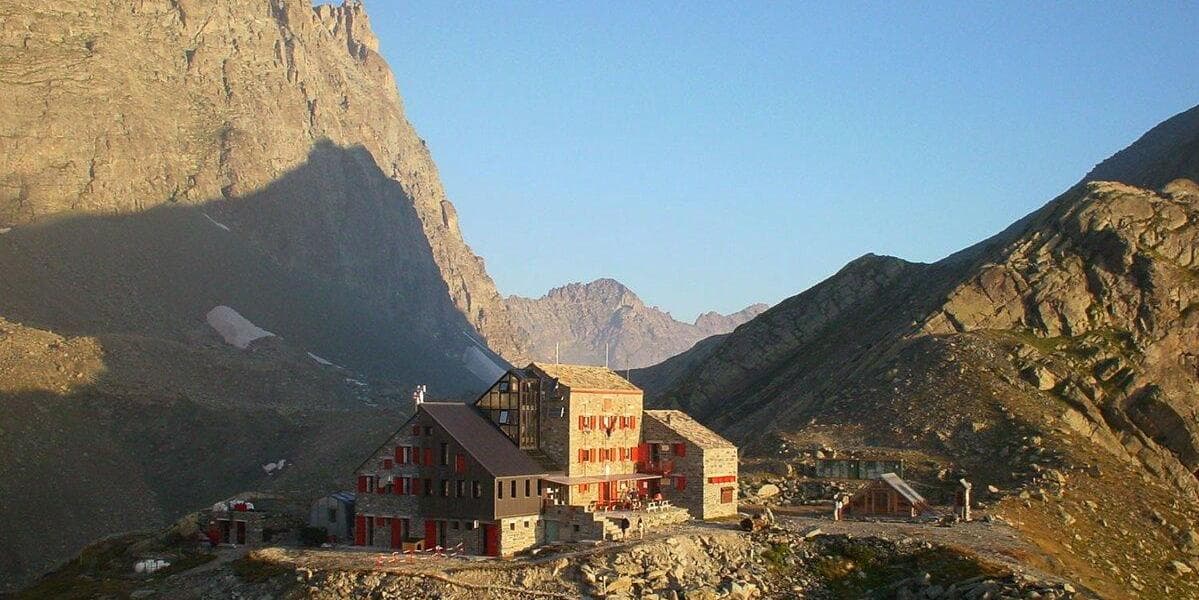 1° giorno Arrivo a Castello (Pontechianale, 1587 m.) o Pian del Re - Trek per Passo di San Chiaﬀredo (2764 m.) o rifugio Giacoletti e Rifugio Quintino Sella (2640 m.)