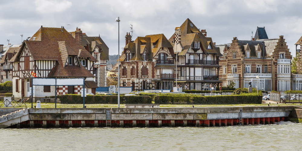 24 abril. HONFLEUR – DEAUVILLE – CAEN 