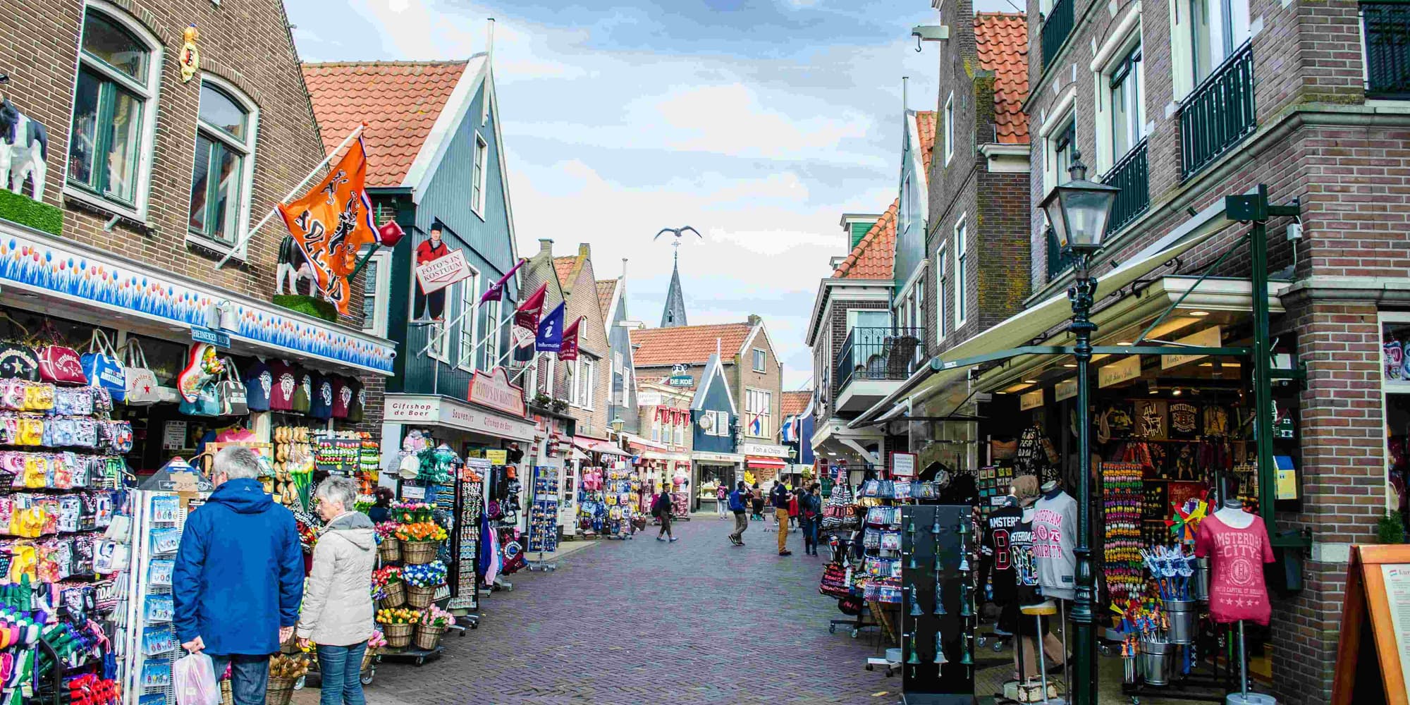Day 5 | Amsterdam - City tour - Optional excursion to the fishing villages of Marken & Volendam.