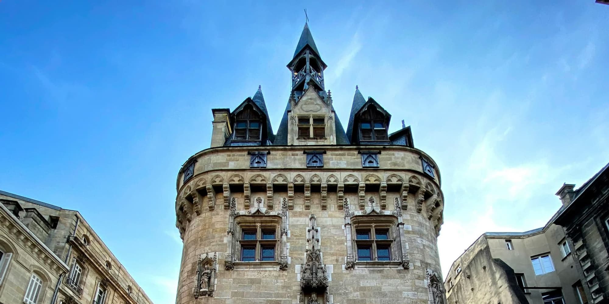 Día 4 | Blois - Tours - Burdeos: Hacia la Región del Loira y el Vino