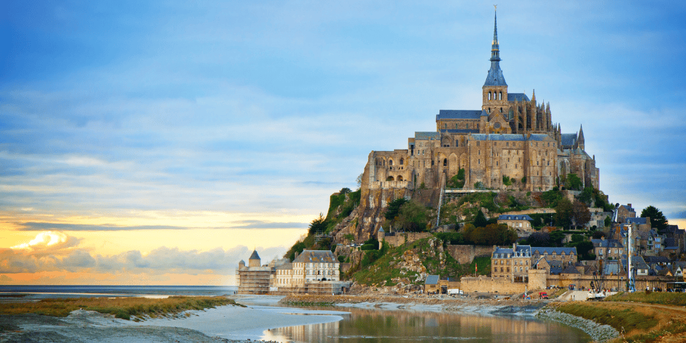 27 abril. MONT SAINT MICHEL – CAEN 