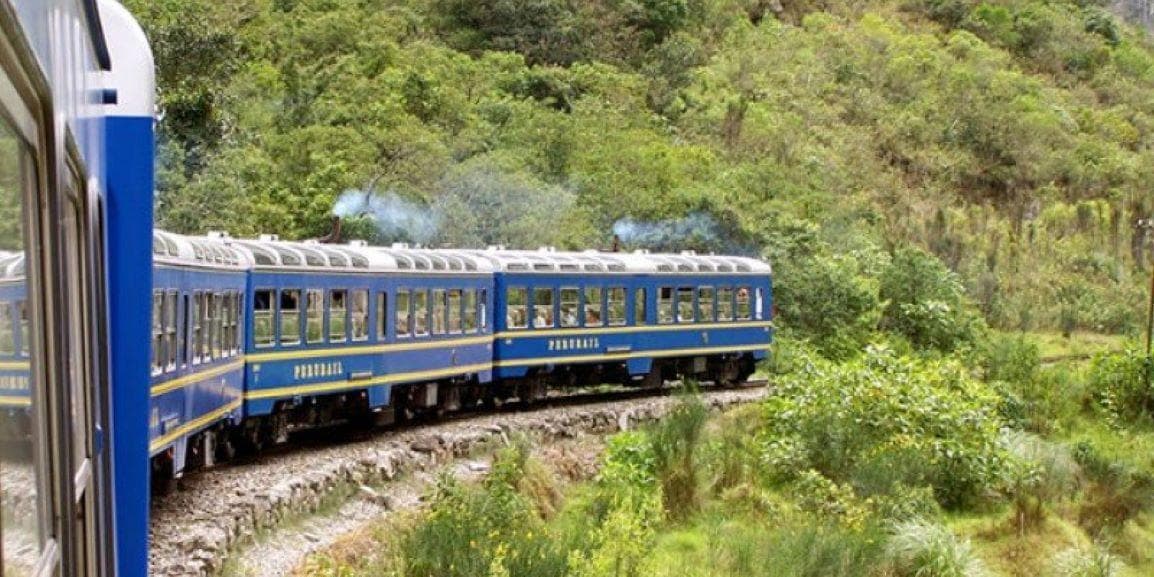 DAY 5 • SACRED VALLEY – MARAS – MORAY – OLLANTAYTAMBO – MACHU PICCHU