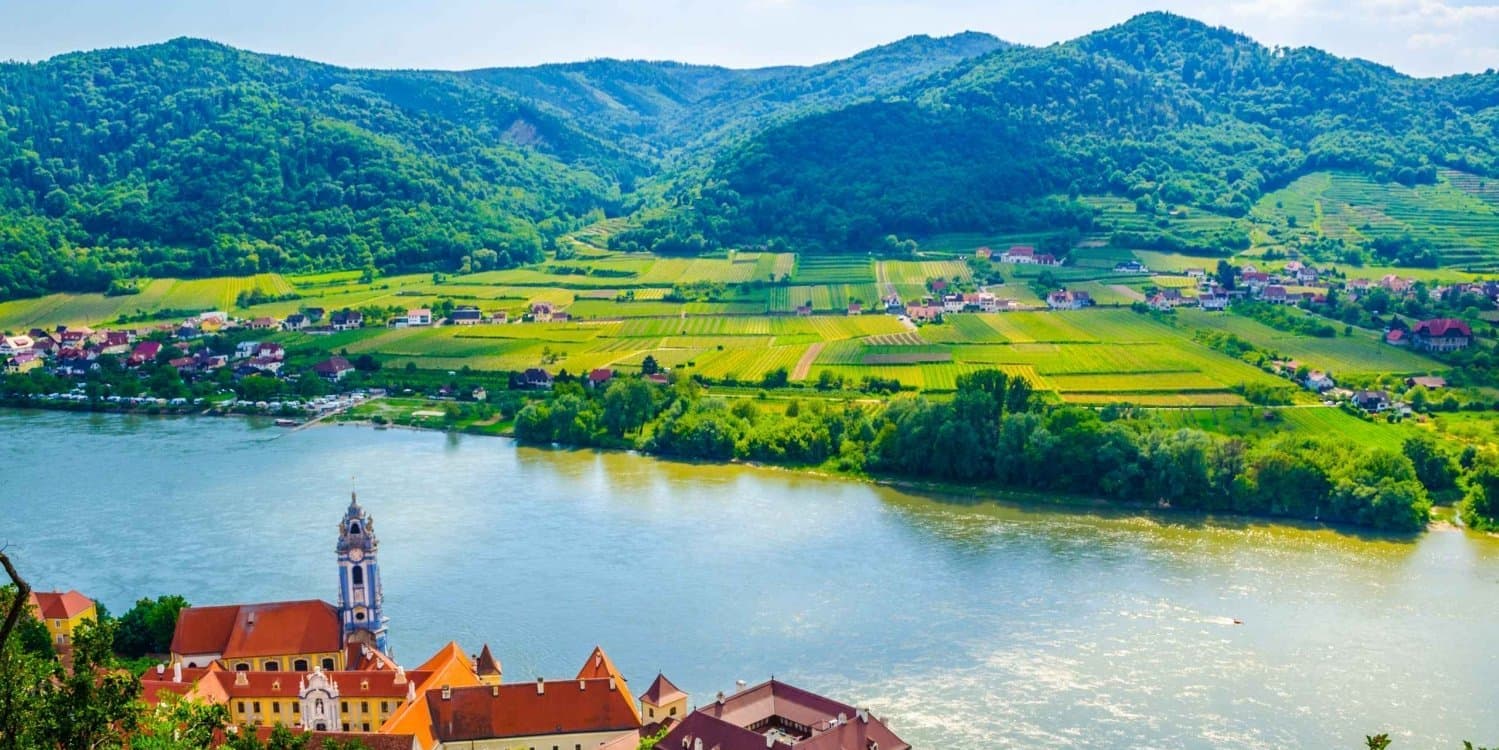 DAY 04 SUN - MUNICH - DANUBE VALLEY - VIENNA