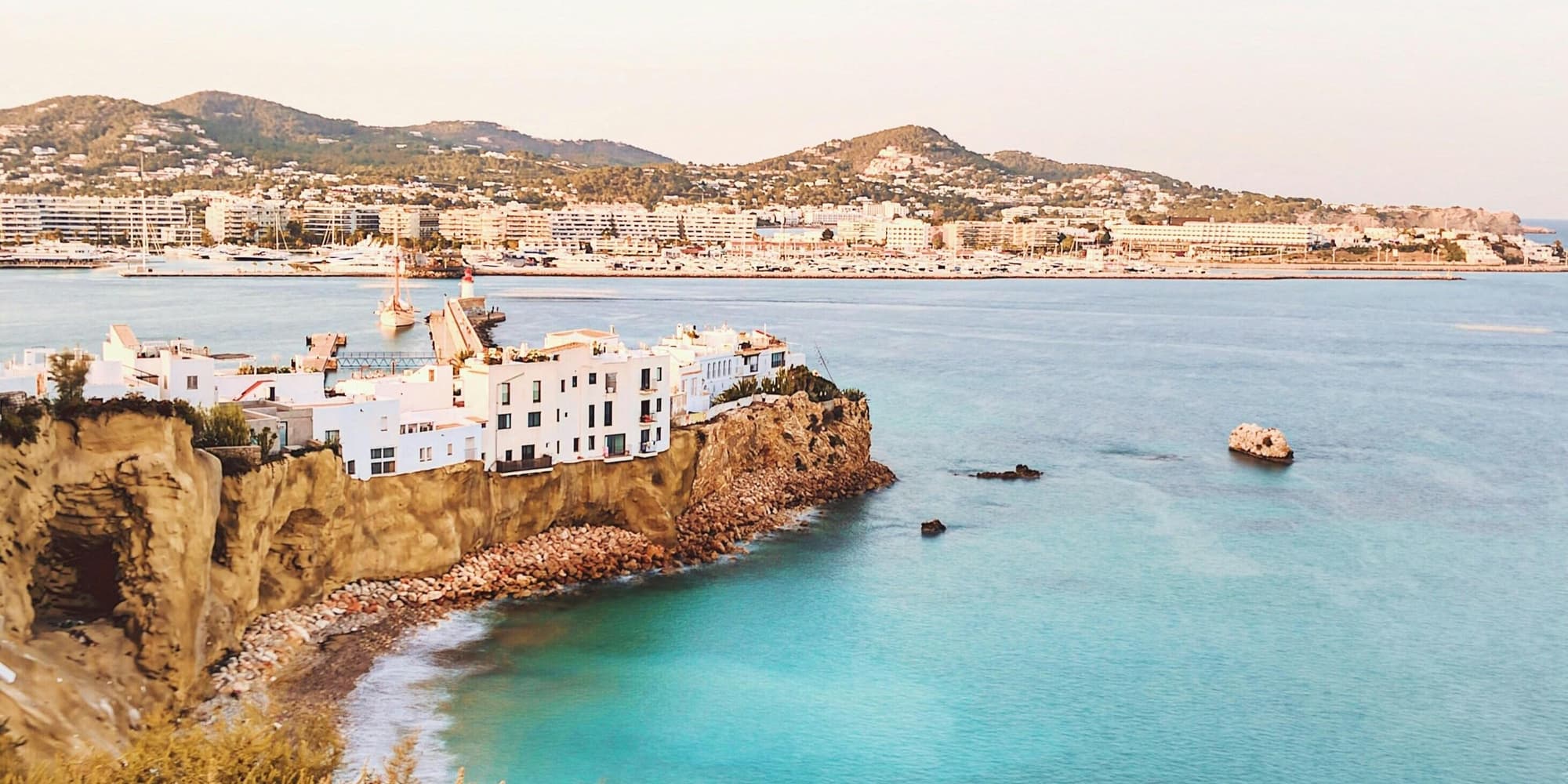  DÍA 2: NATURALEZA MARINA, COCTELERÍA Y STARS