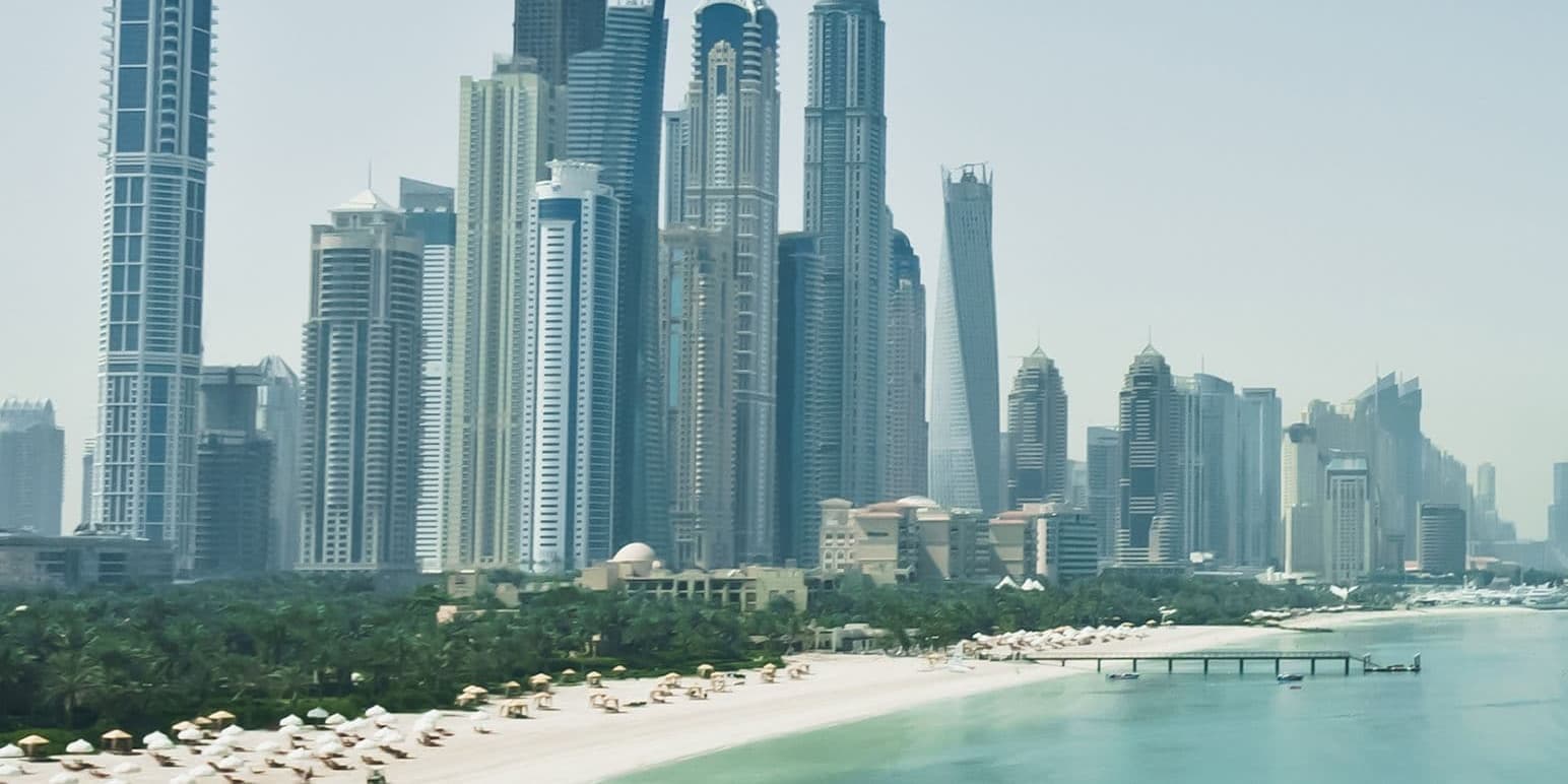 Día 14 | Abu Dhabi, mármol, arte y modernidad