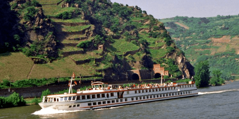 DÍA 10 ÁMSTERDAM • COLONIA • VALLE DEL RIN • FRANKFURT (Lunes)