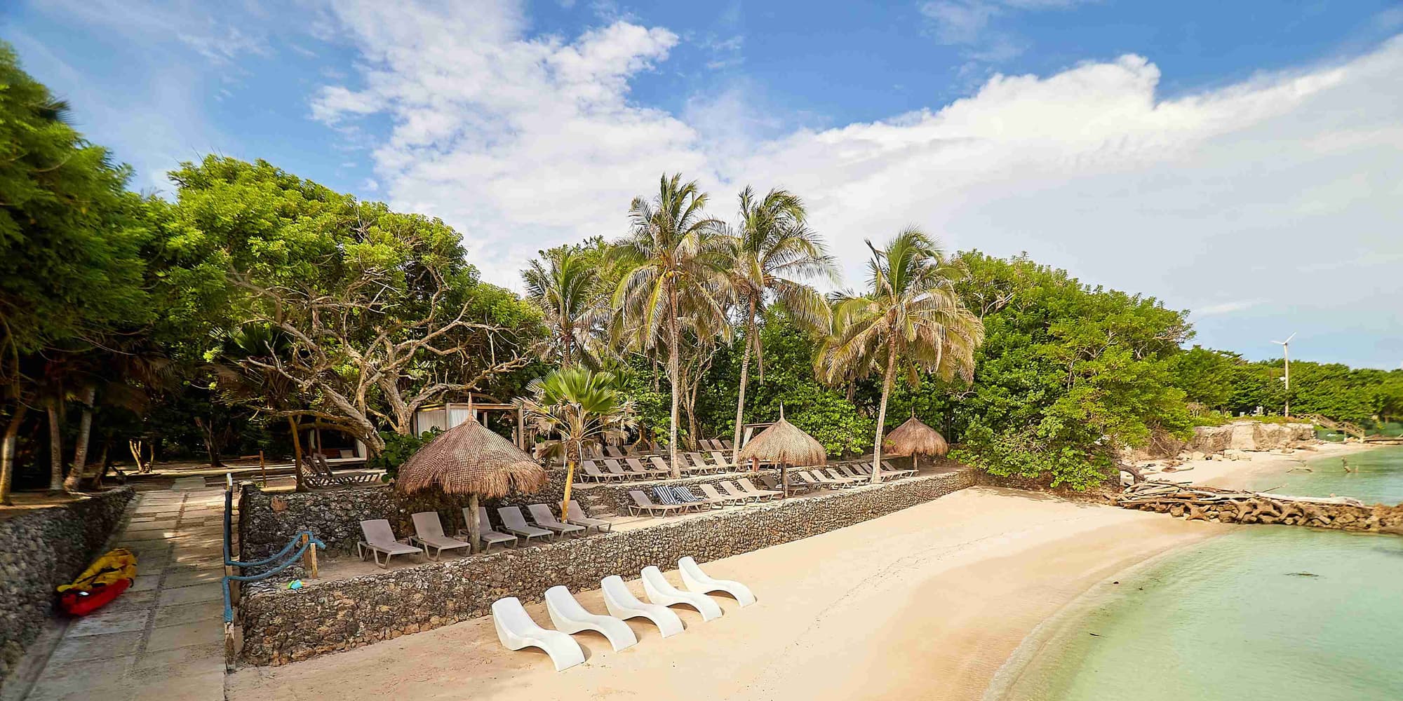 Day 3. Cartagena - transfer to the Rosario Islands 