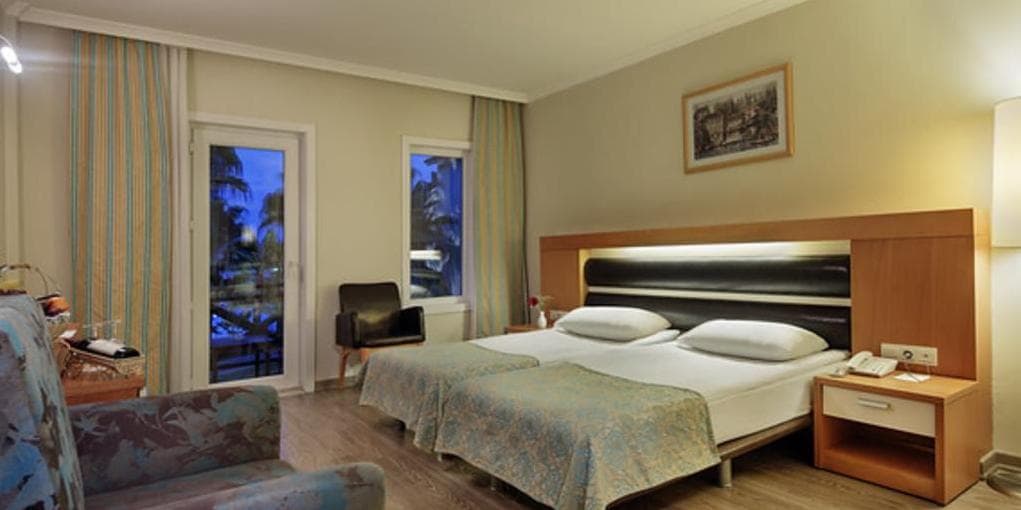 CRYSTAL FLORA BEACH RESORT SPA