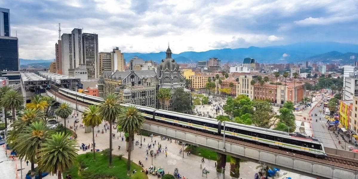 DÍA 1 • MEDELLÍN