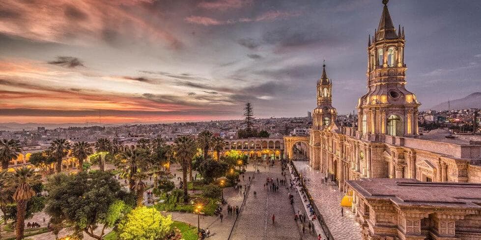 DÍA 2 • LIMA - AREQUIPA 