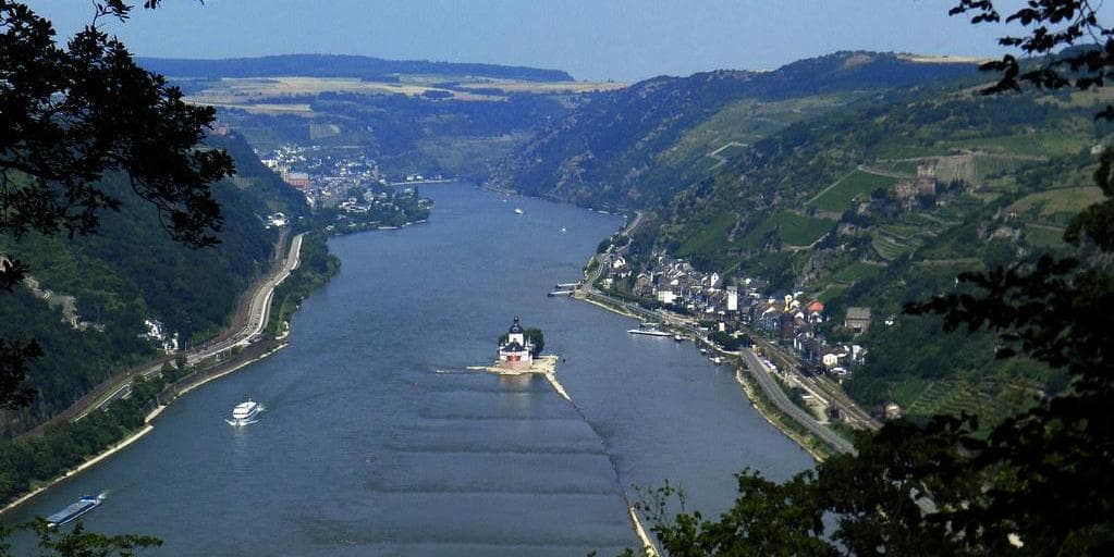 DÍA 9 ÁMSTERDAM •COLONIA • VALLE DEL RIN •FRANKFURT (Lunes) 