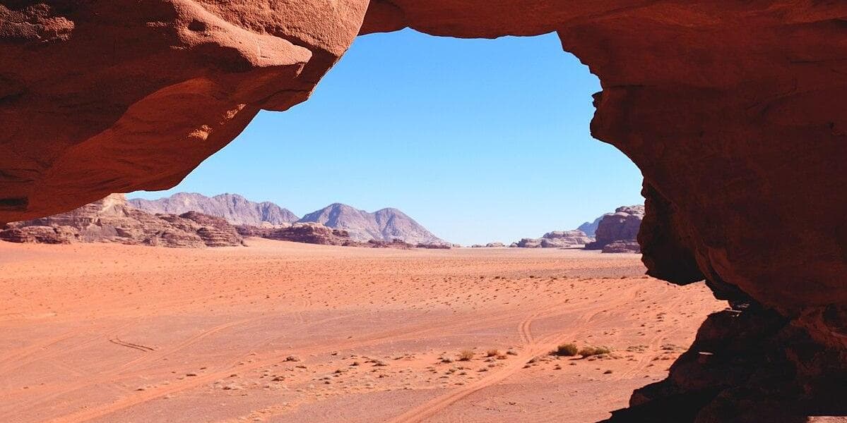 DÍA 6 • PETRA – PEQUEÑA PETRA - WADI RUM 