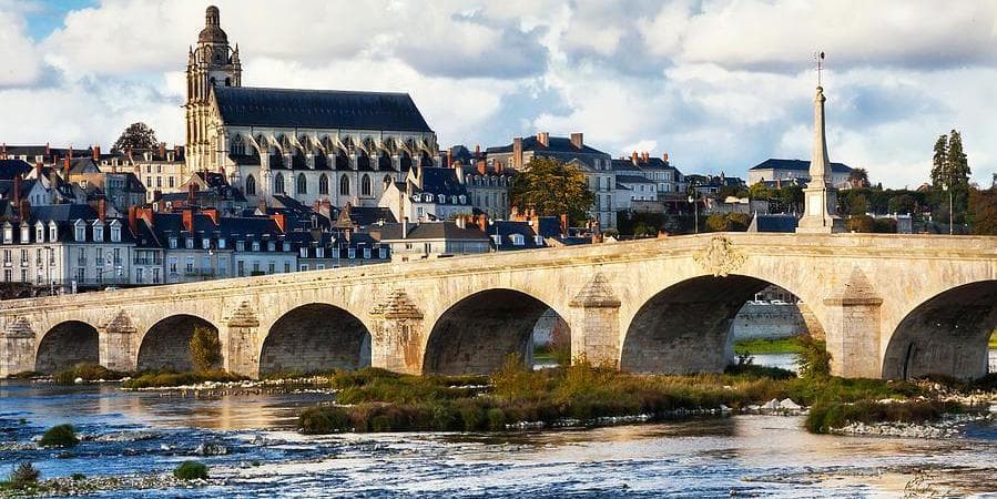 DAY 5 • BORDEAUX – BLOIS – PARIS