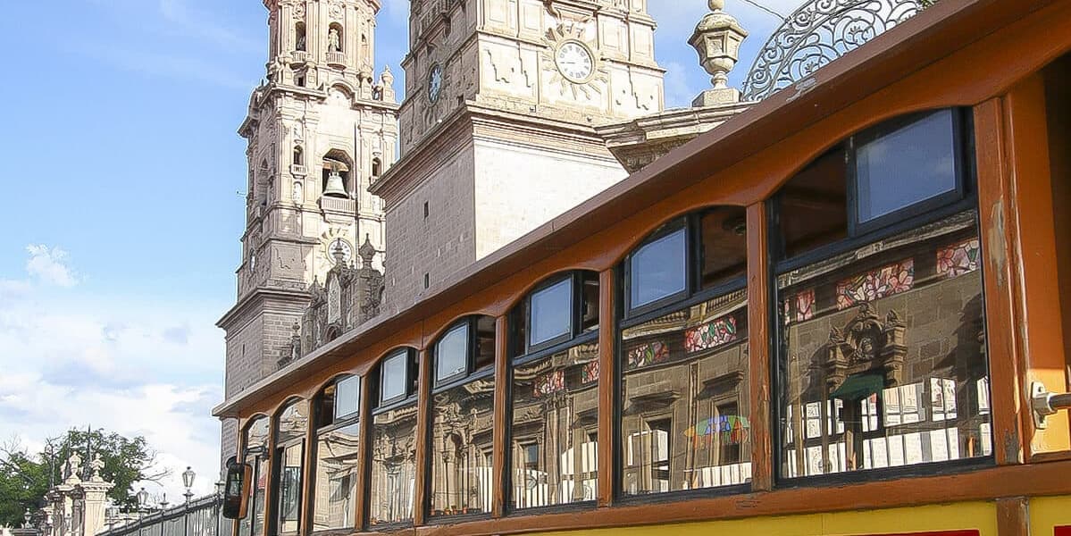 DÍA 05 (3 NOV)    TRANVÍA CENTRO HISTÓRICO DE MORELIA / CIUDAD DE MÉXICO