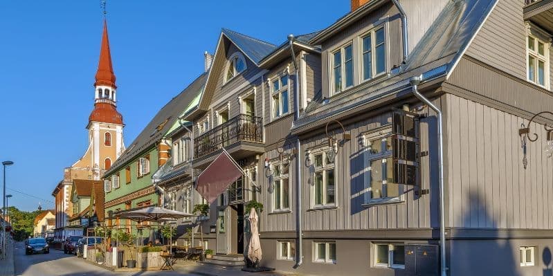 TALLINN / PARNU / SIGULDA / RIGA