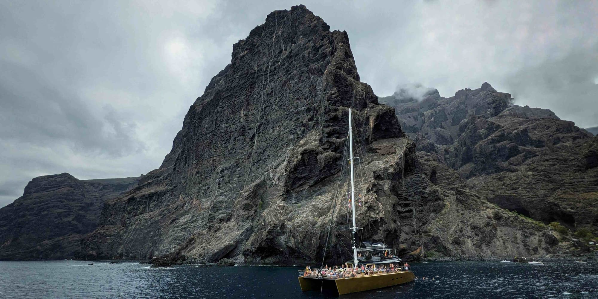 4º GIORNO: Tenerife Sud (Puerto Santiago) - Escursione di tutta la giornata giro della isola: Santa Cruz de Tenerife - San Cristobal de la Laguna - Los Gigantes