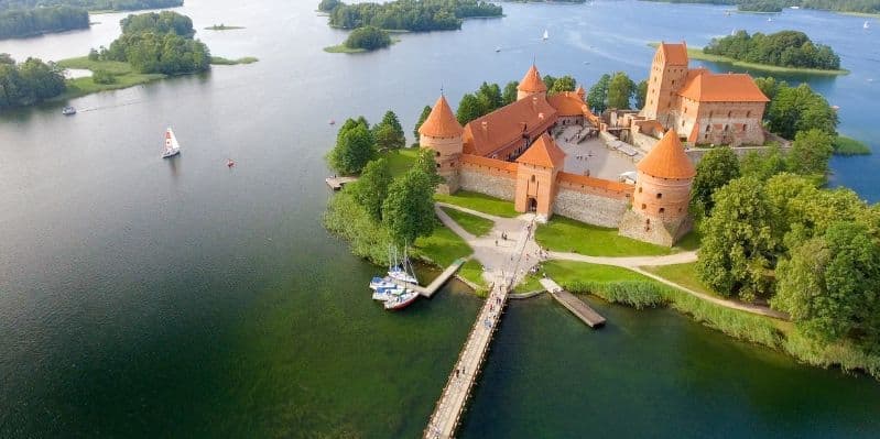 RIGA / RUNDALE / TRAKAI / VILNIUS