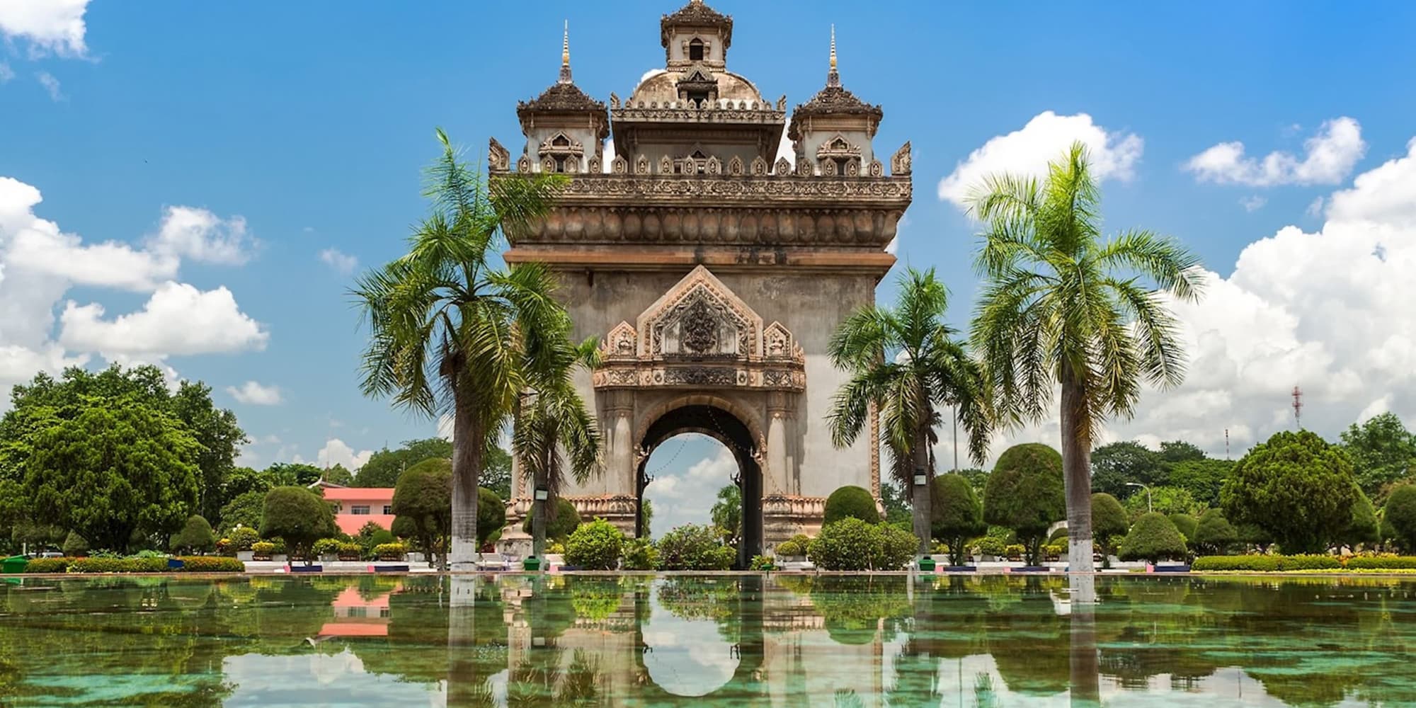 Dia 1 | Vientiane, susurros de historia y devoción