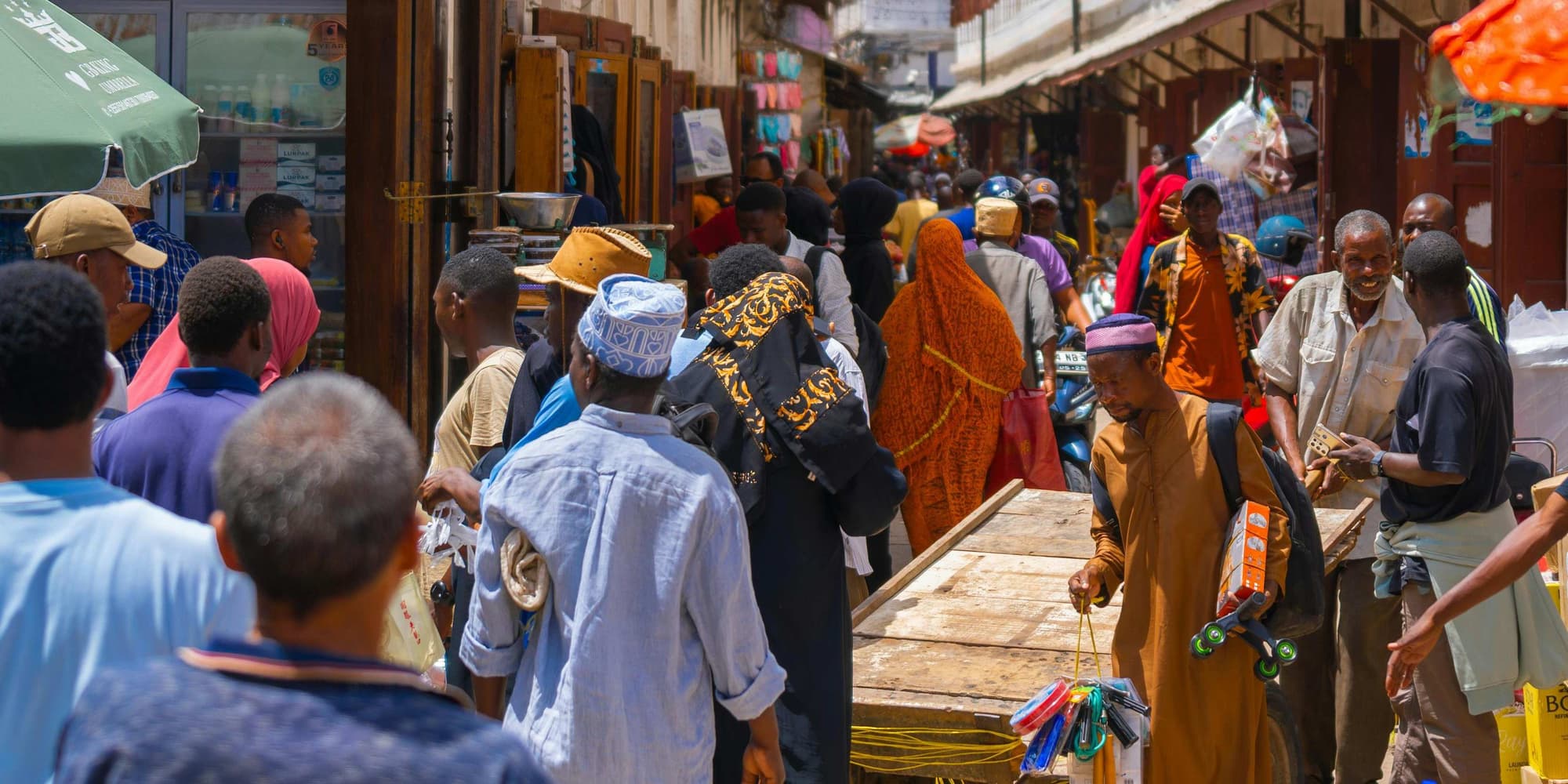 DAY 2: DISCOVERY OF STONE TOWN AND SWAHILI CULTURE