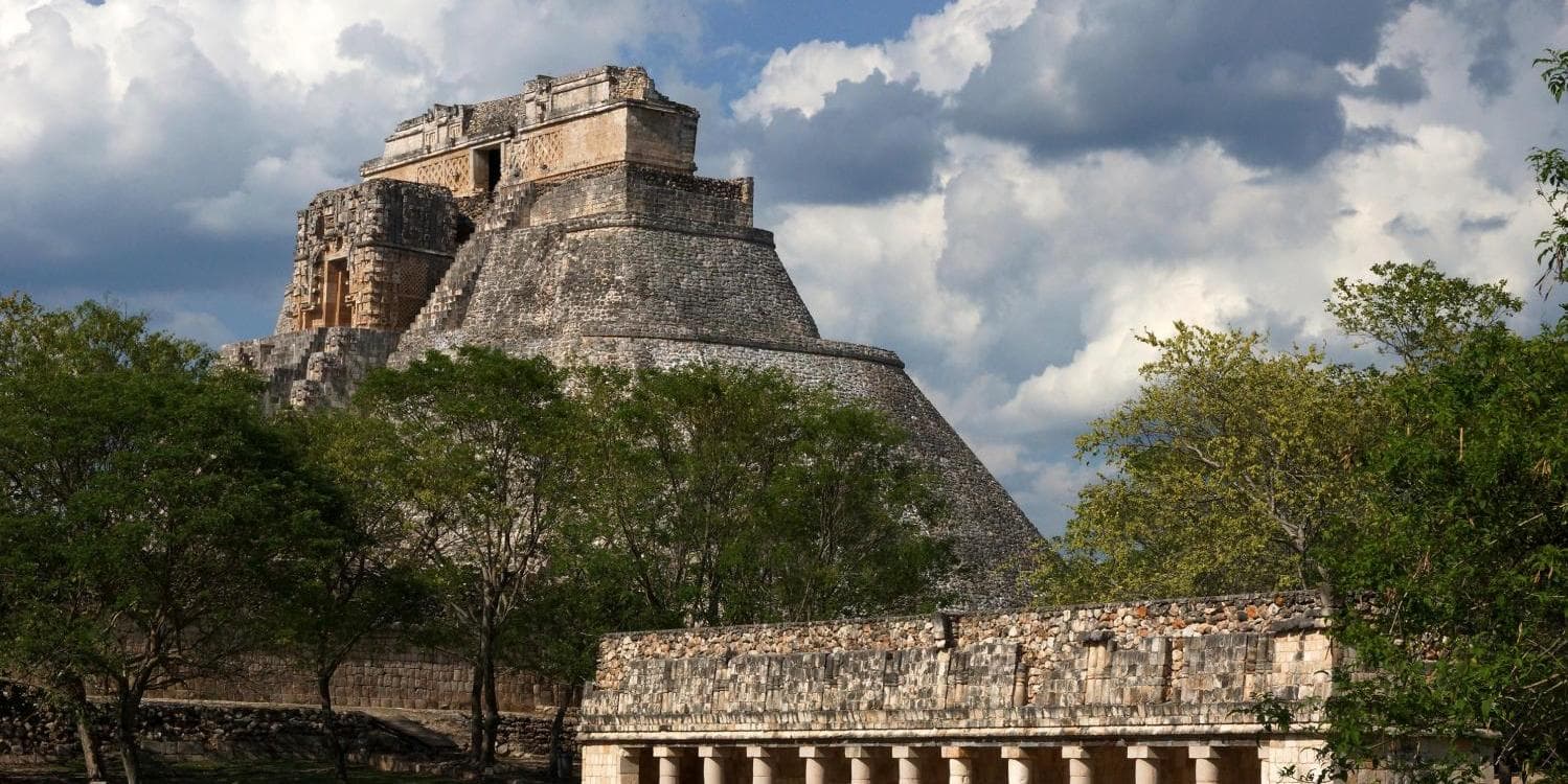 Visita ao sítio arqueológico de Uxmal.
