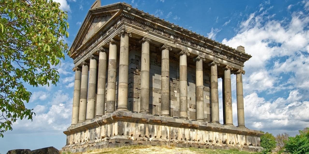 7° giorno, giovedì: Yerevan – Garni – Geghard – Yerevan (C/P/-)