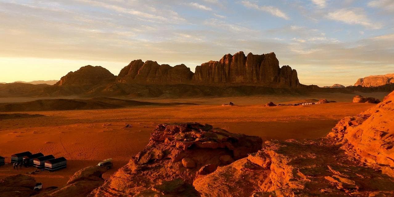 DÍA 4 • PETRA - PEQUEÑA PETRA - WADI RUM - AQABA - AMMÁN 