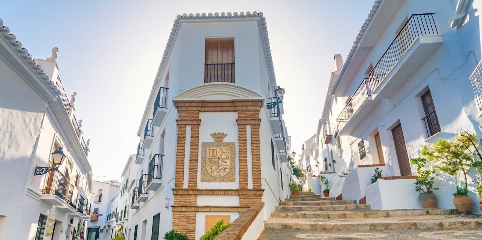 Día 2. NERJA – FRIGILIANA – MARBELLA – PUERTO BANÚS