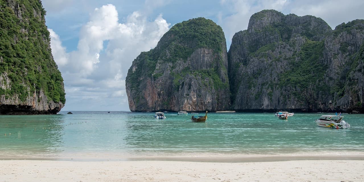 DÍA 11 JUE/SAB/MAR: PHI PHI ISLAND – SALIDA