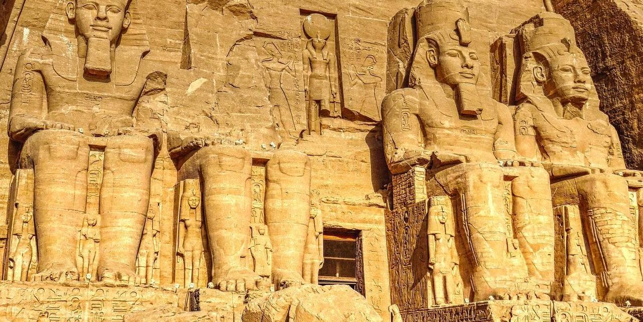 5° Giorno: Aswan - Il Cairo