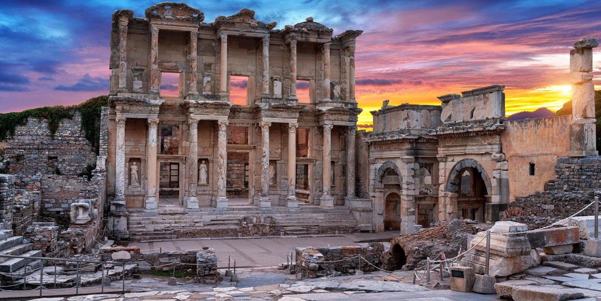 DAY 7 • PAMUKKALE – SELÇUK – IZMIR / KUŞADASI*