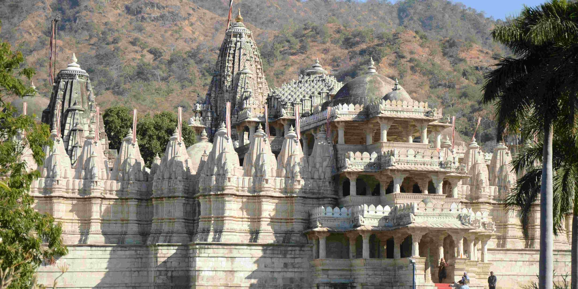 Giorno 2: Guida Jodhpur - Ranakpur - Udaipur ( 248 km - 5 ore e mezza )