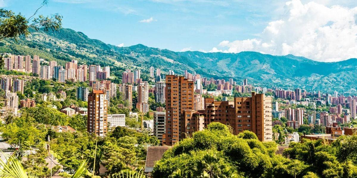 DÍA 1 • MEDELLÍN 