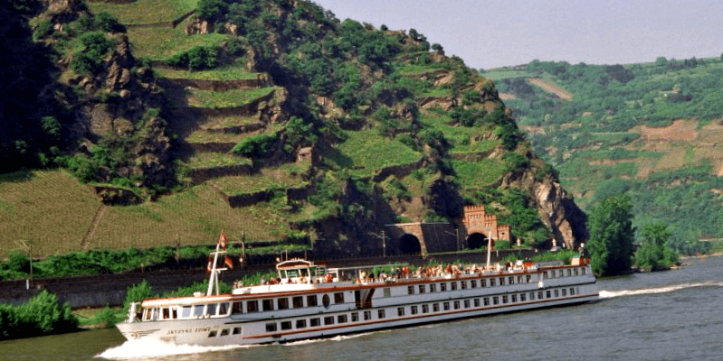 DÍA 9 ÁMSTERDAM • COLONIA • VALLE DEL RIN • FRANKFURT (Lunes)