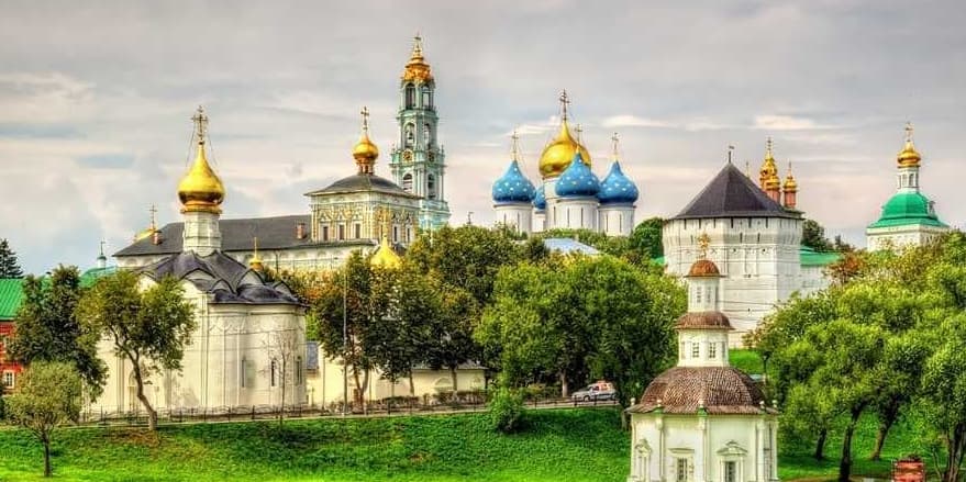 Day 4 – Free Day at Leisure (Optional Moscow Metro & Art Tour):