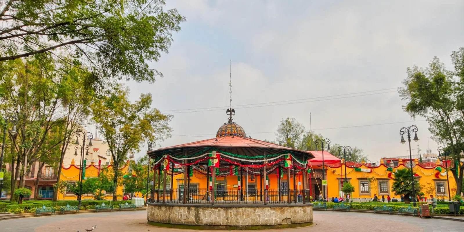 DÍA 2 • CIUDAD DE MÉXICO – COYOACAN – XOCHIMILCO