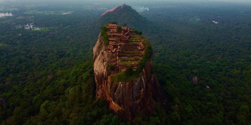 Jour 3 : Colombo – Sigiriya -Dambulla – Habarana (165 km / 4h30)