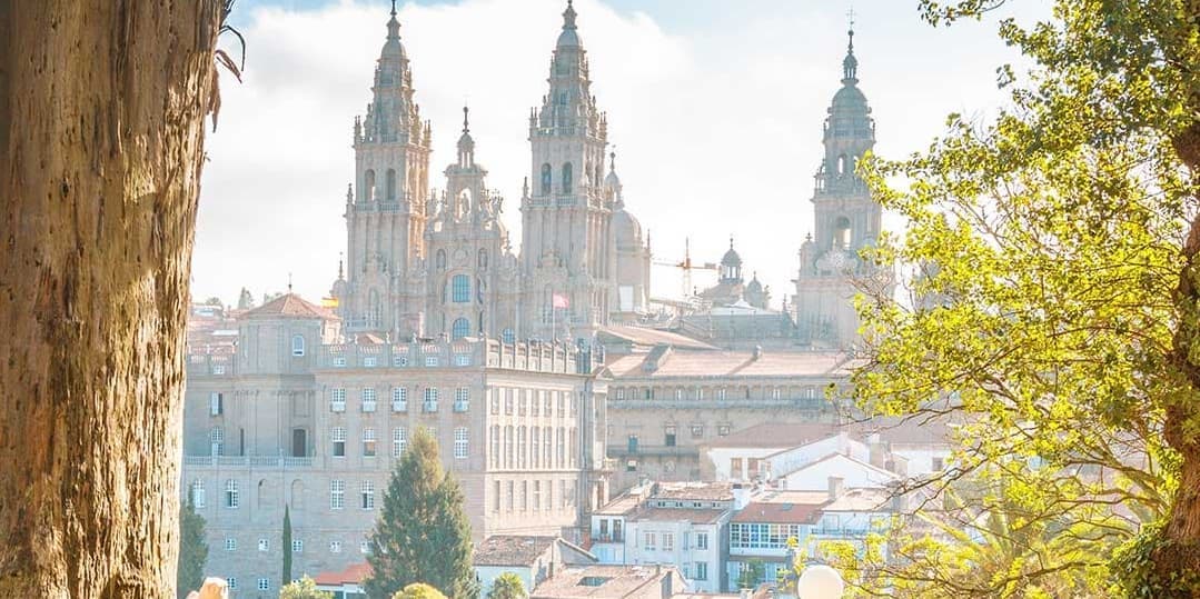 Día 1. PALMA - SANTIAGO DE COMPOSTELA - CAMBADOS/VALGA