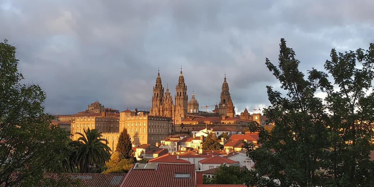 Giorno 5:  LUGO – PORTOMARIN – MELIDE –  BOENTE DE RIBA– MONTE DO GOZO – SANTIAGO  DE COMPOSTELA