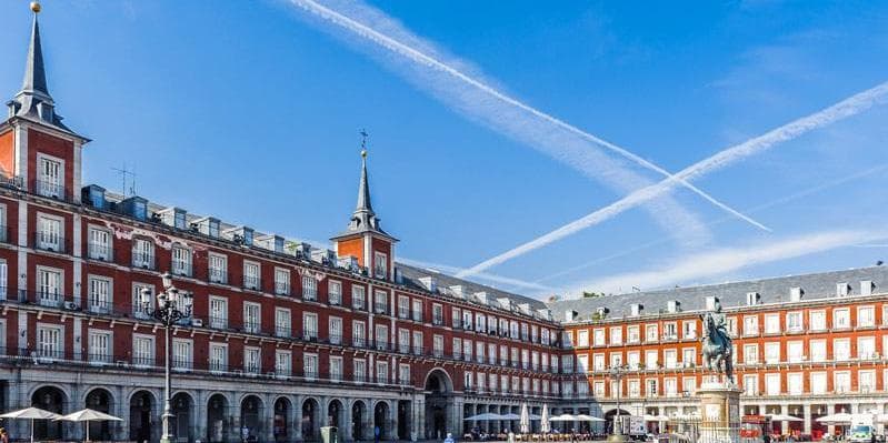 Día 1º: (Domingo) AMÉRICA - MADRID