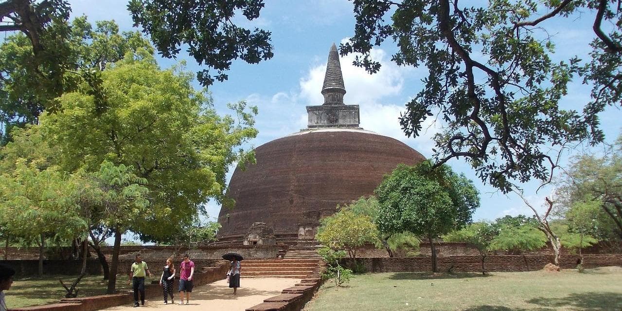 Giorno 03: ESCURSIONE a POLONNARUWA (circa 1,5 ore in auto) 