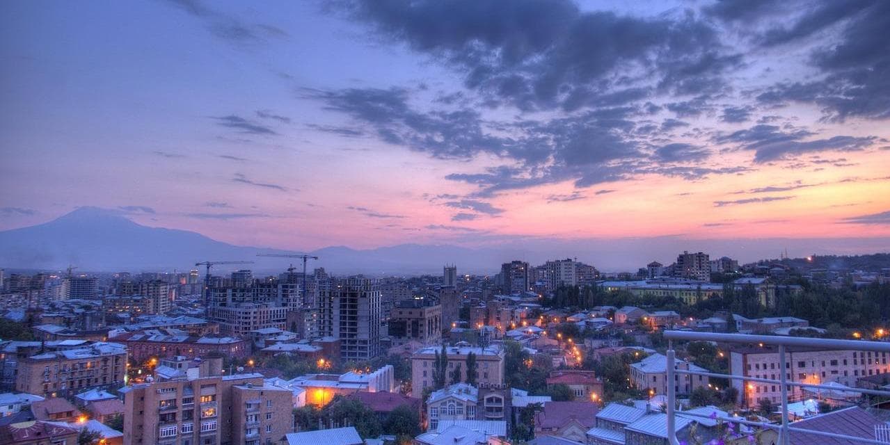 1° giorno, venerdì: Arrivo – Trasferimento in hotel (-/-/-/)