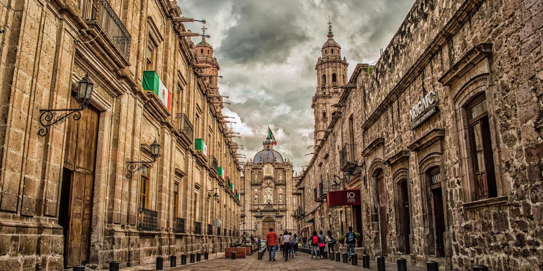 DÍA 9 • GUADALAJARA – RANCHO LOS 3 POTRILLOS - PÁTZCUARO - MORELIA 